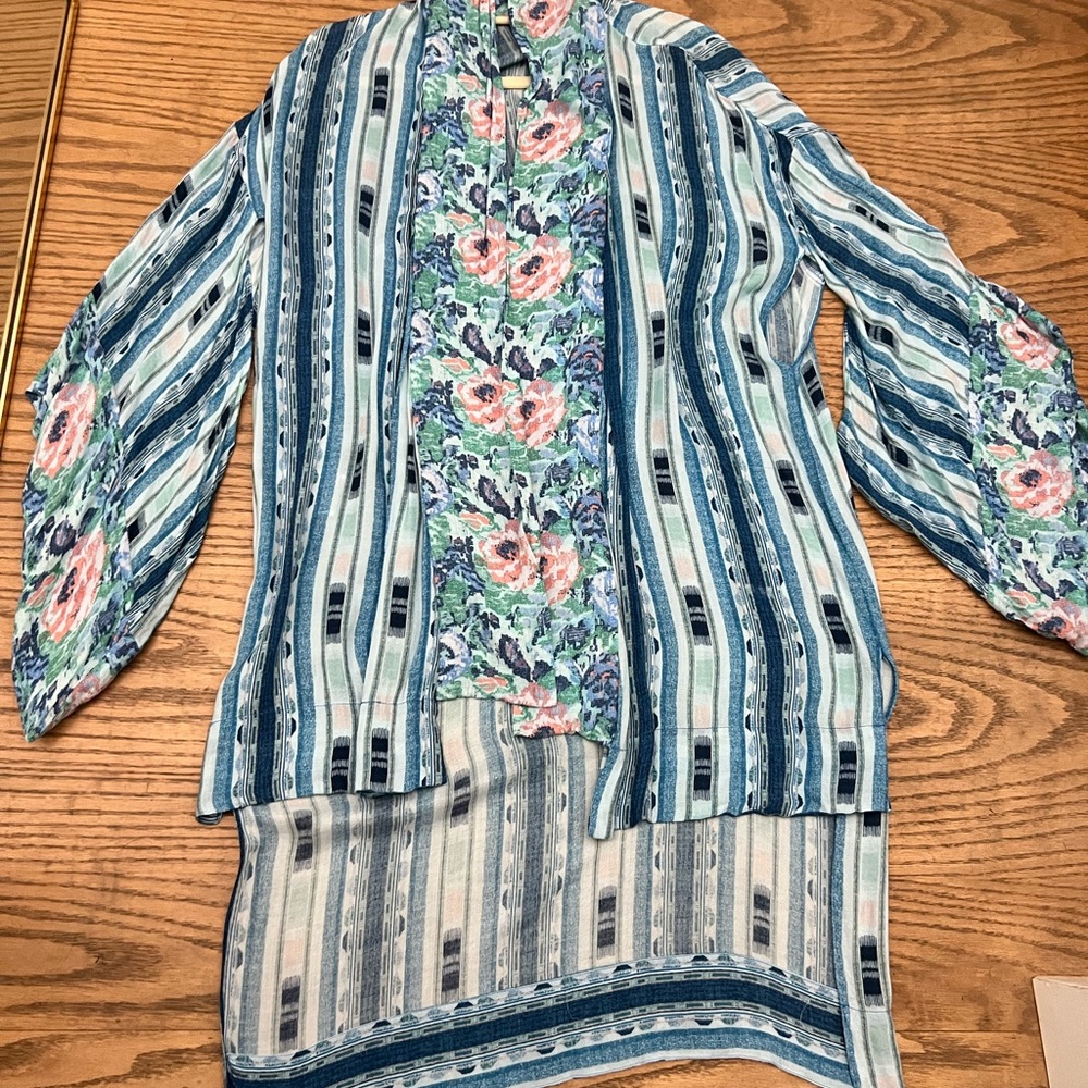 Bcbg High-Low Kimono